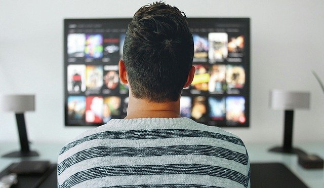 Jak funguje Internet TV a proč je tak moc oblíbená?