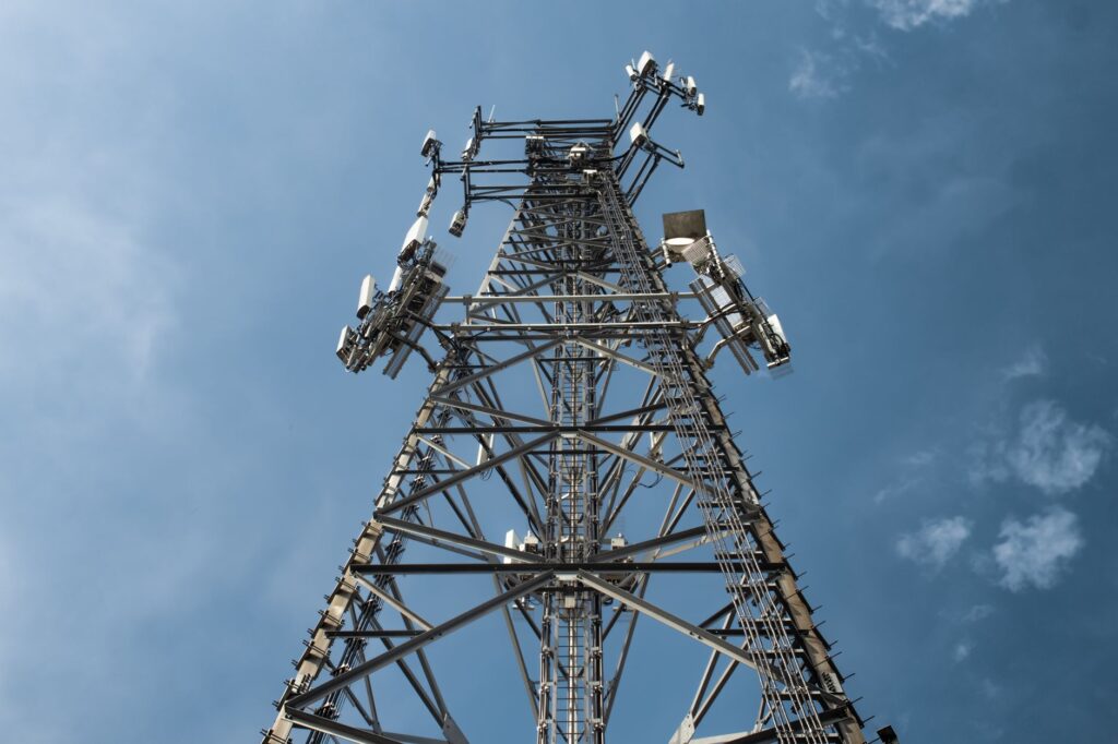 Bezdrátový internet doma — fixní bezdrát vs LTE router 2026