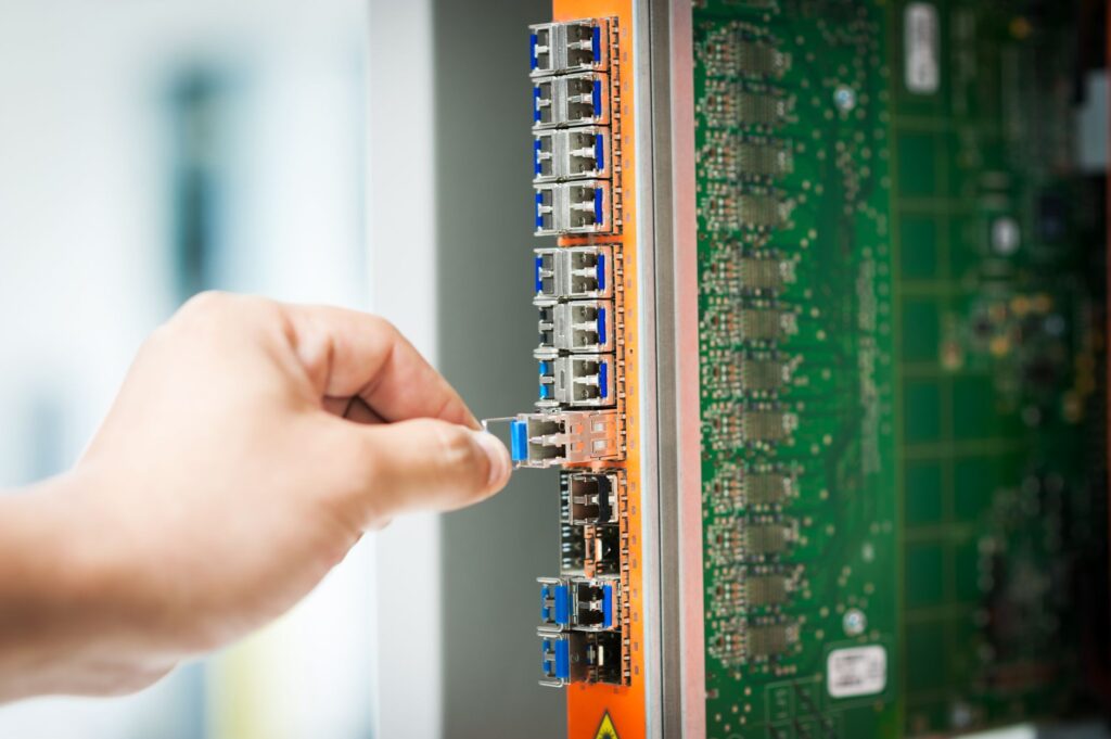 5G fixed wireless router doma — alternativa k optice nebo kabelu